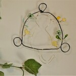 猫のお留守番☆花と葉っぱもお友達【ワイヤーアート】