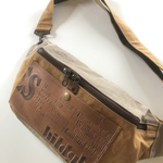 ボディバッグ　キャメル×グレー