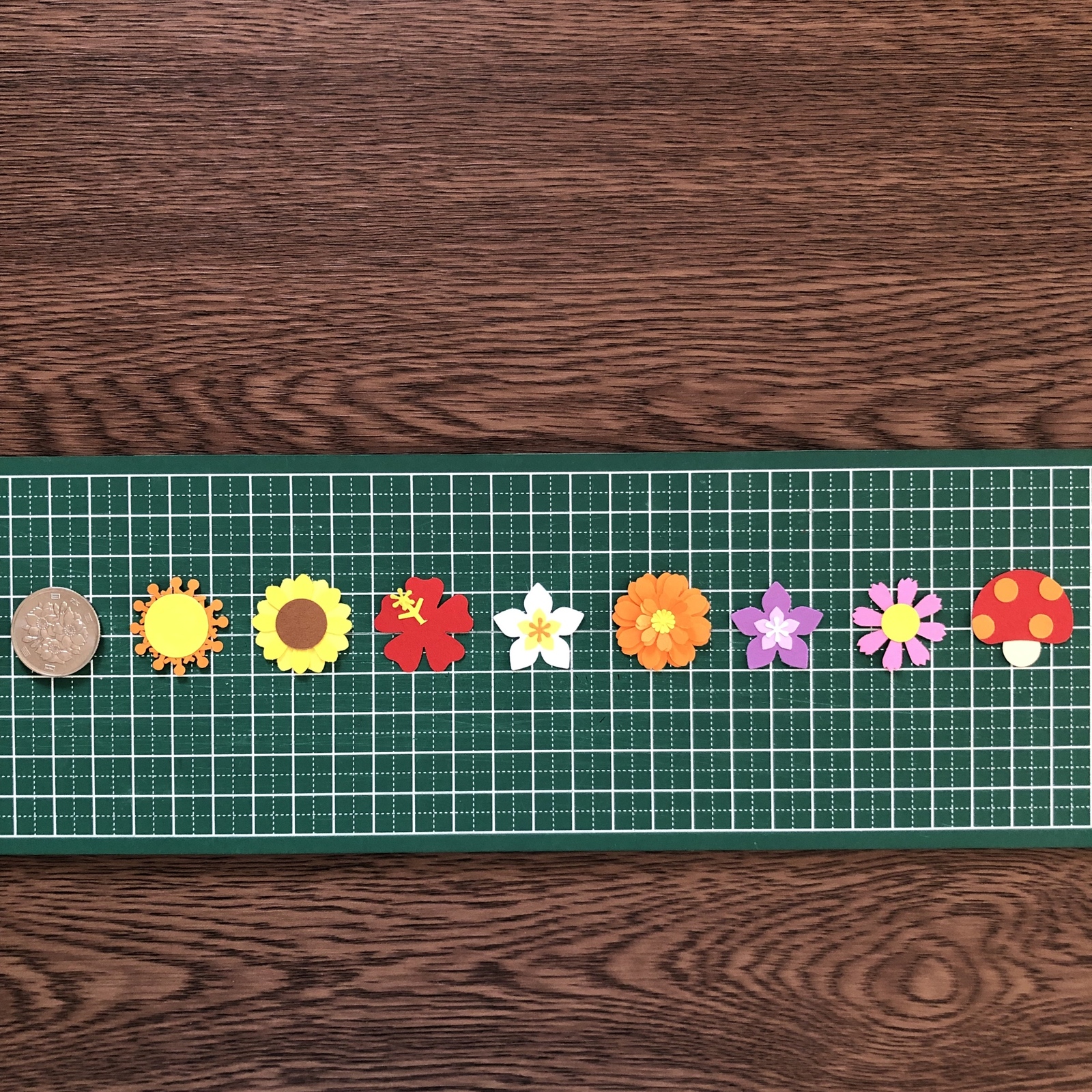 クラフトパンチ＊詰め合わせ✿季節の花☀︎素材＊リーフ付き230枚以上