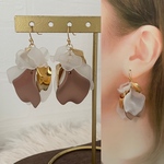 花びらピアス  brown gold