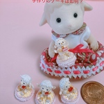 【送料無料】ケーキ持ちのひつじさん　ピンク色バージョン　ミニチュアスイーツ