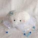 水色お花をつけたくらげちゃんのぬいぐるみ