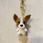 【新作】編みぐるみ犬キーホルダー：ジャックラッセルテリア(立ち耳ジャック)