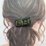 深いグリーンのヘアクリップ　インド刺繍リボン