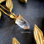 【奇跡を纏う】｢レアメタルを含む水晶｣"Stibnite in quartz"/ゴールドカラー/KakeraPlants