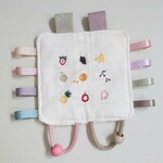 シャカシャカタグハンカチ【フルーツ刺繍】