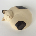 陶器の眠り猫