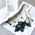 - 秋明菊 - 花と草木の ひざかけサイズ・スムースブランケット（薄手タイプ）