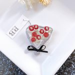 【新作】redFlower bouquet 丸花ビーズ刺繍ブローチ
