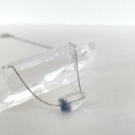 氷のようなデュモルチェライトのピンチェーンネックレス