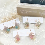 ラウンドフープ×くすみカラー レジン×ゆらゆら×ドライフラワー　イヤリング　ピアス