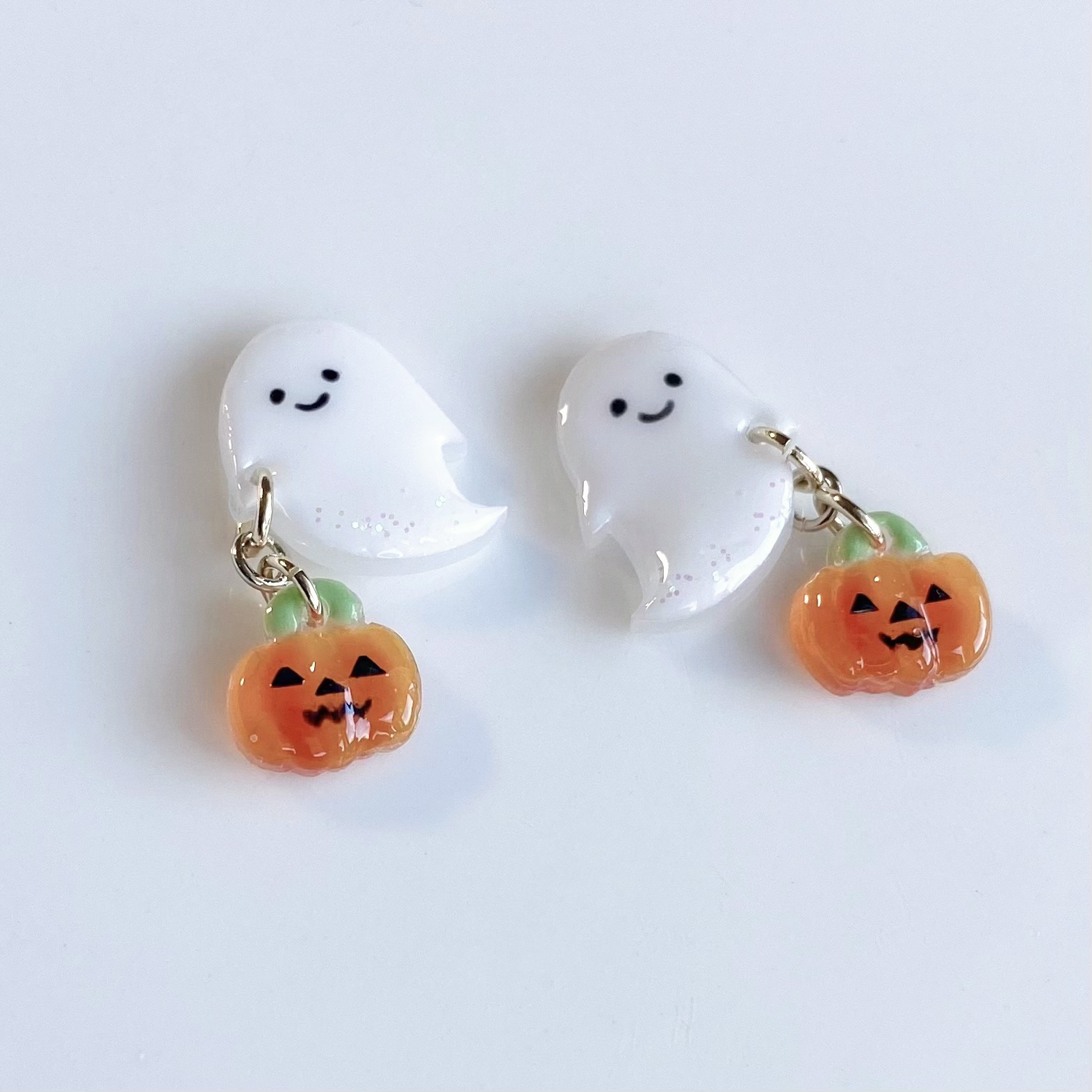 ハロウィン】オバケとかぼちゃ提灯 ピアス／イヤリング - Yukaringo