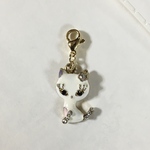 マスクチャーム　長い睫毛のピンク猫ちゃん