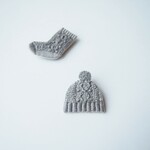 ［受注制作］アラン編みニット帽の刺繍ブローチ（gray）