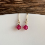 ルビーのミニピアス