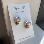 天然石のシンプルアクセサリー　天然石アクセサリー　ビーズアクセサリー　ビーズピアス　ビーズイヤリング　青色アクセサリー　シャワービーズ　刺繍アクセサリー　秋色アクセサリー　冬色アクセサリー