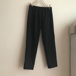 カシミヤウール黒で作ったテーパードパンツ