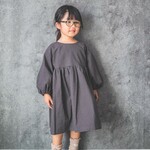 チャコールグレーのぽわん袖ワンピース《80〜130cm》女の子 おしゃれ かわいい 大人っぽい 子供服 バルーン袖 無地 サイズオーダー クラシック