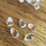 天然水晶 2個 ドロップカット