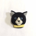 羊毛フェルト 猫ブローチ 黒白猫