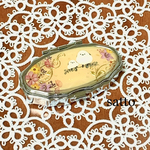 シマエナガと花のピルケース