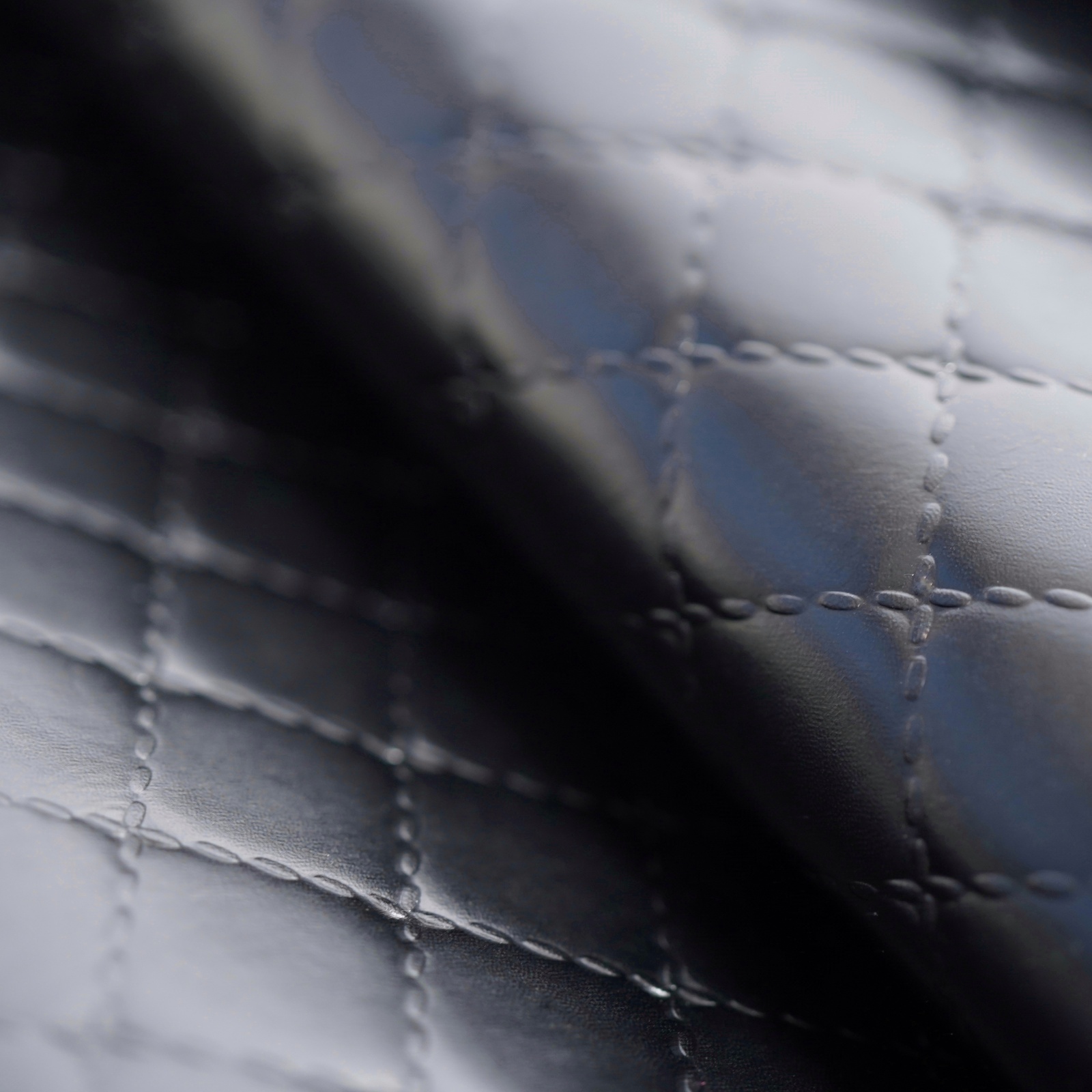 限定革！究極の極薄ウォレット【Metalframe-wallet】限定Quilting 