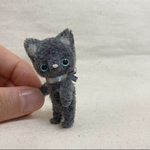 二足歩行　グレーの猫ちゃん　モールアート　モールベア 