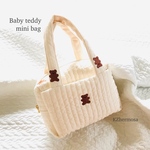 Ｓサイズ　Baby teddy mini bag  受注制作　3匹のくま　ヌビバッグ　ミニバッグ　おむつポーチ　お着替え　バッグ　