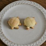 カメロンパン🐢　(ブローチまたはマグネット)