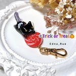 🎃Trick or Treatだニャ👻キャンディー🍭ストロベリーレッド ミニキーホルダー (ネックレスへの変更可)送料無料 レジン ジャンピング猫