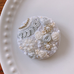 ビーズ刺繍くるみボタン（ヘアゴム/ブローチ）