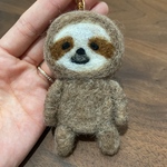 【送料無料】ナマケモノキーホルダー　羊毛フェルト　ハンドメイド