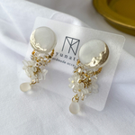 ホワイト×ゴールド　小花のピアス