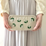 すずらんの手刺繍財布(きなり)