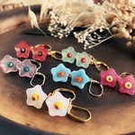 レトロフラワーのフレンチフックピアス