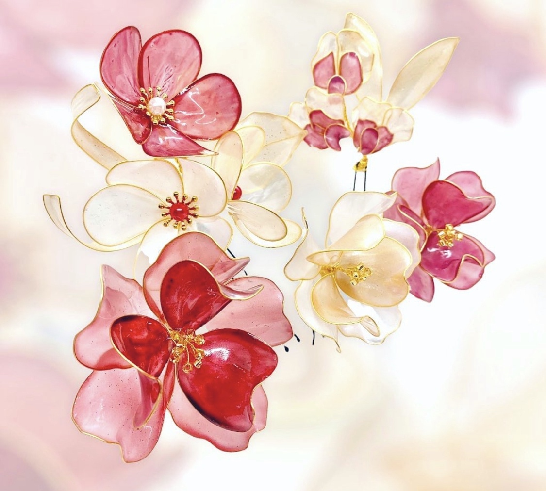 椿 と 梅 の 髪飾り 紅×白 ⭐︎ アメリカンフラワー