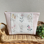 フラワー刺繍柄がかわいい✤ファスナーポーチ　ベビーピンク