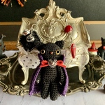 《再販》【ハロウィン】ドラキュラ コスプレ 黒猫のバッグチャーム　〈ホームパーティーの飾り付けにも〉