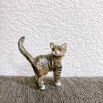 ミニチュア　猫　キジ白　フィギュア　置物　粘土　