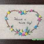 🌹ハートのローズリース『Have a nice day』手刺繡インテリア額・刺繡パネル・刺繡ファブリックパネル・刺繡フレーム（no,４）
