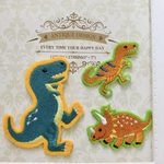 3枚入り　恐竜刺繍アイロンワッペン　シールタイプ