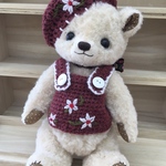 ハンドメイド秋色ニットベスト🧶ベレー帽をかぶった大きなテディベア風クマぬいぐるみ🧸プードルファー生地