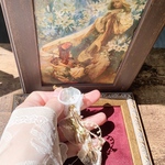 【絵画ピアス】ミュシャ《百合の聖母》　モネ　ゴッホ　クリムト　名画　アクセサリー　レース　タッセル　秋色　金木犀