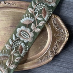 ♡[カーキ] インド刺繍リボン　花　インド刺繍　スパンコール　刺繍リボン　リボン　りぼん　