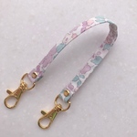 NEW♡リバティ「ベッツィ 」（ノヴァーリス）ストラップ  26㎝　チビチビキッチン別注♪ショートストラップ♪両側にナスカン付き♪ハンドストラップ
