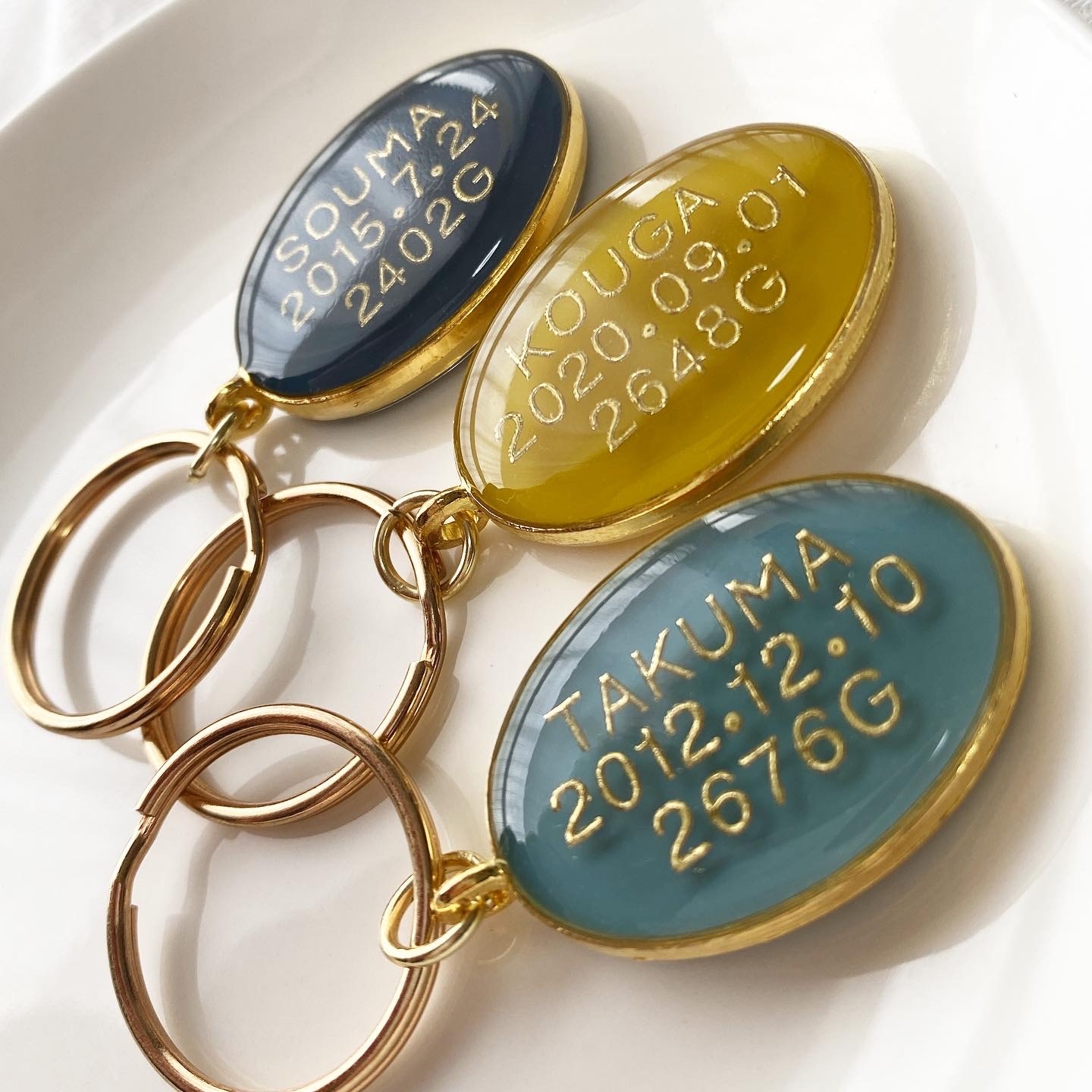 ⭐️あいき⭐️ページ。名入れチャーム、キーホルダー 名入れ/言葉入れ】メモリアルキーホルダー♩/名入れキーホルダー