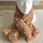 バンビ柄のアニマルボアマフラー　ハンドメイド　ふわもこ　akaneko ボア　バンビ