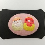 コザクラインコの刺繍ブローチ