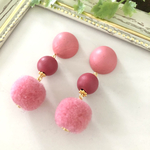 ピンクでまとめたウッドとぽんぽんイヤリング/ピアス