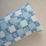 ガーゼの枕パッド 56×56cm（スモークブルーの花柄）パッチワークの枕パッド、リバーシブル